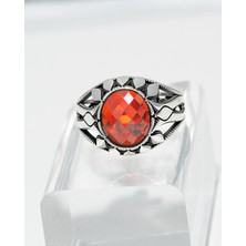 Yıldırım Zarif Desenli Kırmızı Garnet Taşlı 925 Ayar Gümüş Erkek Yüzük – Asaletin ve Gücün Simgesi