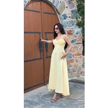 Seda Unlu Butik Britney Istiridye Detaylı Sarı Midi Boy Elbise