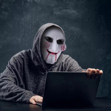 Hediye Bahçesi Testere Saw Maskesi