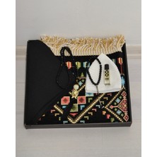 Bilenler Çeyizlik Hediyelik Seccade Set– Kilim Desenli Astarlı Kadife Seccade, Eşarp, Kristal Tesbih, Erkek Tesbihi, Takke ve Esans Özel Kutulu