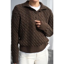 Saç Örgülü Düğmeli Kazak