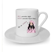 Kahve Içen Kadın Baskılı Beyaz Türk Kahvesi Fincanı