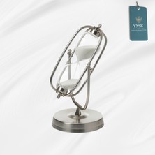 YNSK Gümüş Metal Döner Silindir Detay Kum Saati – 30 Dakikalık Modern Dekoratif Zaman Ölçer (32X15 Cm)