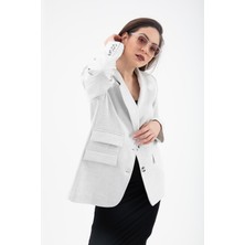 Isawella Üç Cep Kapaklı Kolu Arma Detaylı Poliviskon Ceket - Gri