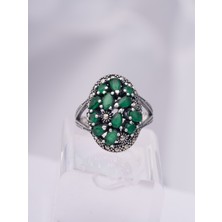 Yıldırım Zümrüt Yeşili Taşlı Işlemeli 925 Ayar Gümüş Kadın Yüzük –  Zarif Tasarım