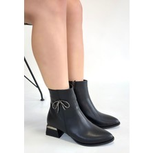 Alfaze Sivri Burun Yandan Fermuarlı Topuklu Bot Siyah Topuk Boyu 3 cm