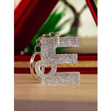 Takıda Gümüş Harf Anahtarlık Kalp Desenli Kişiye Özel Anahtarlık   El Yapımı Hediyelik Ürün Epoksi Harfli Anahtarlık Simli