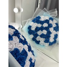 Gece Mavisi Beyaz Gül Buketi