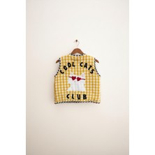 Magu Unisex Çocuk Pamuklu Sarı Ekose Cool Cats Club Yelek - Kalpli Gözlüklü Kedi Aplikeli