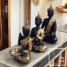 İki Yedi Konsept 28 cm Siyah Altın Işlemeli Buda Heykeli Seti | Meditasyon ve Zen Dekorasyonu | Ev ve Ofis Objesi