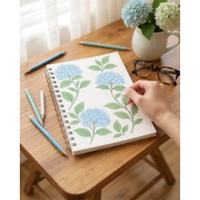 Chi-Chi Papers A5 Çizgili Spiralli Defter | El Yapımı, 96 Yaprak, Ivory Kâğıt - Mavi Ortancalar