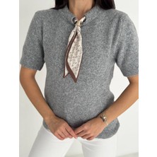 Fularlı Yumuşak Dokulu Kısa Kollu Triko Kazak