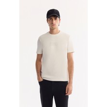 AVVA Erkek Ekru Bisiklet Yaka Viskon Karışımlı Bi-Stretch Baskılı Regular Fit T-Shirt A52Y1020