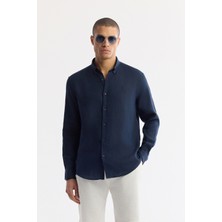 AVVA Erkek Lacivert Düğmeli Yaka %100 Keten Comfort Fit Gömlek B002191