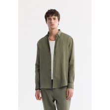 AVVA Erkek Haki Düğmeli Yaka %100 Keten Comfort Fit Gömlek B002191