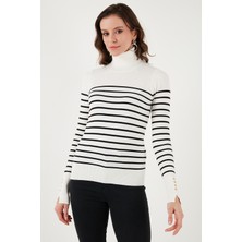 Fashion Friends Regular Fit Balıkçı Yaka Düğme Detaylı Kazak Bayan Kazak 25K0024K1