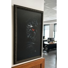 Karanlık Panter – Kırmızı Göz Temalı Siyah Sanat Posteri (Çerçeveli)