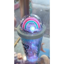 Ada Çanta Kırtasiye Işıklı Gökkuşağı Model Süslü Kapaklı Pipetli Plastik Bardak 470ML AD27726