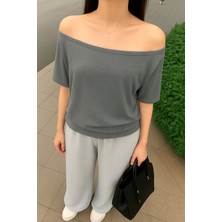 Tarz Cool Antrasit Kadın Düşük Omuz Kayık Yaka Oversize T-Shirt