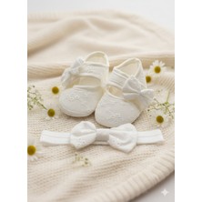 Masal Dünyası Bursa Fistolu Ekru Renk Kız Bebek Bez Patik Ayakkabı ve Saç Bandı Seti 0-3 Ay