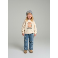 Magu Kız Çocuk Pamuklu Krem Baskılı Sweatshirt ve Yırtık Detaylı Denim Pantolon Takım