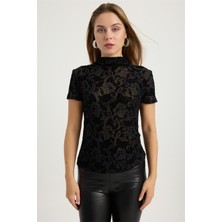 Home Store Tül Kadife Kabartma Desenli Kısa Bluz