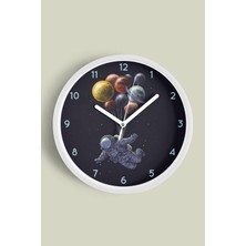 JHAAR Uzay - Astronot - Gezegen Temalı Modern Duvar Saati - Çocuk Odası - 25cm - Önü Camlı Beyaz Kasa