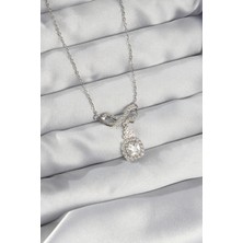 Shopwe 316L Çelik Gümüş Renk Fiyonk Detay Zirkon Taşlı Tektaş Kolye