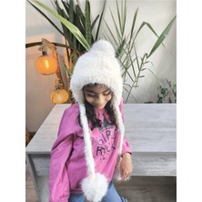 Şimo Butik Kız Çocuk Uzun Ponponlu Kulağı Kapatan Bere Peluş Puf Puf Yumuşacık Beyaz