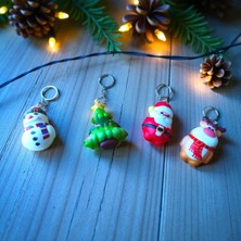 Oktay Sesal Yılbaşı Sukuşi Anahtarlık Noel Baba Kardan Adam Çam Ağacı Geyik 4 Adet Yılbaşı Anahtarlık