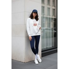 Amia&Co. Beyaz Bisiklet Yaka Şardonlu Baskılı Oversize Sweatshirt