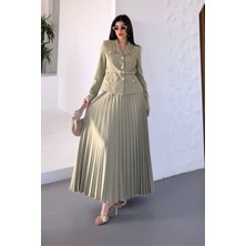 AKD Atelier Kadın Ikili Alt Üst Takım Şık Kemerli Cep ve Düğme Detaylı Kısa Blazer Ceket Piliseli Uzun Etek Takım