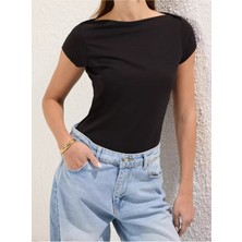 Rooted Kadın Kayık Yaka Kısa Kol T-Shirt & Bluz-Likralı Penye Kumaş