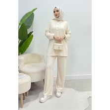 Tesettür Diyarı Modal Kumaş Yakası Düğmeli Bağcıklı Tesettür Takım- Krem