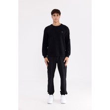 Selanik Dokulu Yumuşak Tutuşlu Rahat Kalıp Sade Tasarım Uzun Kollu Sweatshirt