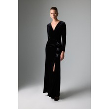 ROMAN Kruvaze Görünümlü Yırtmaçlı Maksi Boy Kadife Elbise Siyah K2611306_001