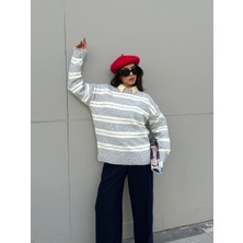 Minaaise Kadın Gri-Ekru Çizgili Yumuşak Dokulu Şardonlu Kazak 7016