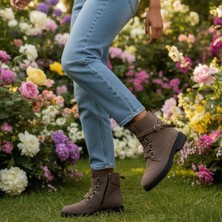 Ne&Ve Shoes Bej Süet Hakiki Deri Biye Atkılı Kadın Fermuarlı Bot