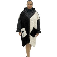 AlanyaXXL Büyük Beden Siyah Ekru Kontrast Desenli Kapüşonlu Oversize Kadın Kaban