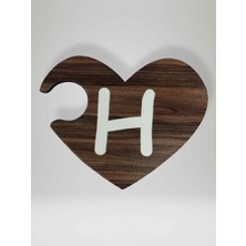 Mundy H Harfi (Sağ Parça) – Ahşap Puzzle Kalp Harf Magnet – Buzdolabı Süsü – Ikili Uyumlu (KOD:1007)