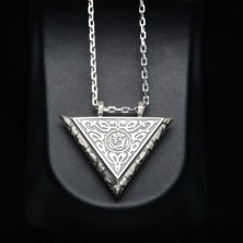 Silvalli 40 mm Orta Küçük Üçgen Muska - So