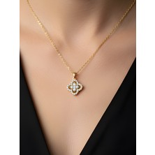 NKT Collection Yonca Şeklinde Çelik Kolye