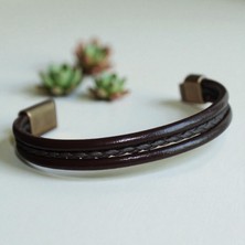 DEHNA Kahverengi Deri Bileklik, Örgü Detaylı, Mıknatıs Kapamalı, 3 Beden Seçeneği, Sade ve Şık