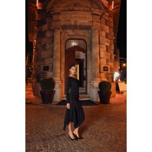 Cemo Tek Omuzlu Uzun Kollu Büzgülü Simli Elbise