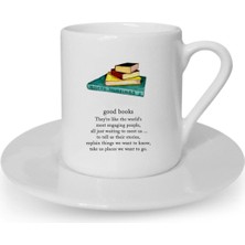 Türk Kahvesi Fincanı Kitap Okumak