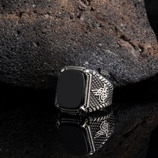 Mem Güney Silver Siyah Oniks Taşlı Tuğra Desenli 925 Ayar Erkek Gümüş Yüzük