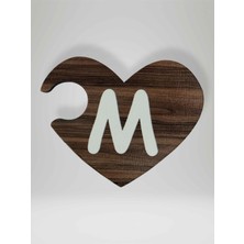 Mundy M Harfi (Sağ Parça) – Ahşap Puzzle Kalp Harf Magnet – Buzdolabı Süsü – Ikili Uyumlu (KOD:1020)