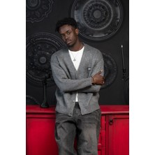 Akçaylar Oversize V Yaka Düğme Kapamalı Salaş Model Hırka