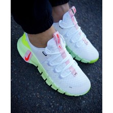 Nike Free Metcon 5 Kadın Spor Ayakkabısı Bağcıklı Hafif ve Esnek Beyaz Renk 39 Numaralı