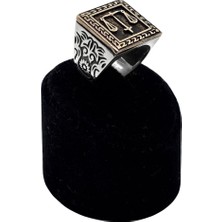 Oya Silver Iri Kare Terazi Figürlü Gümüş Erkek Yüzük